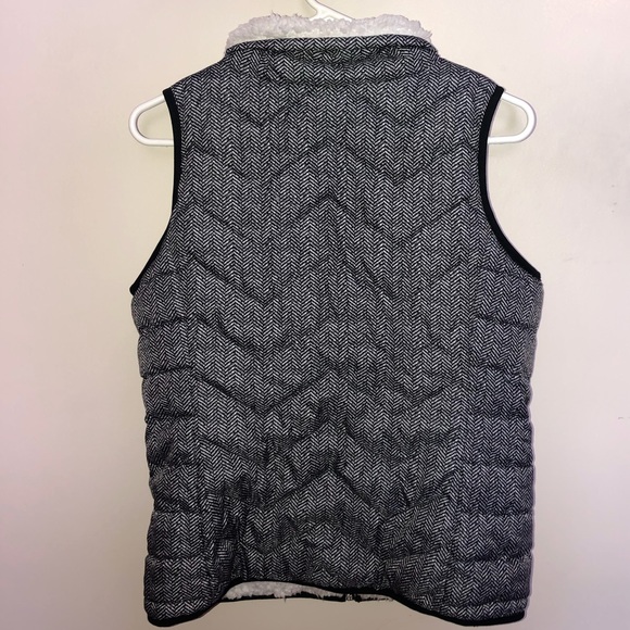 SO Fuzzy Sherpa Vest - Picture 2 of 3